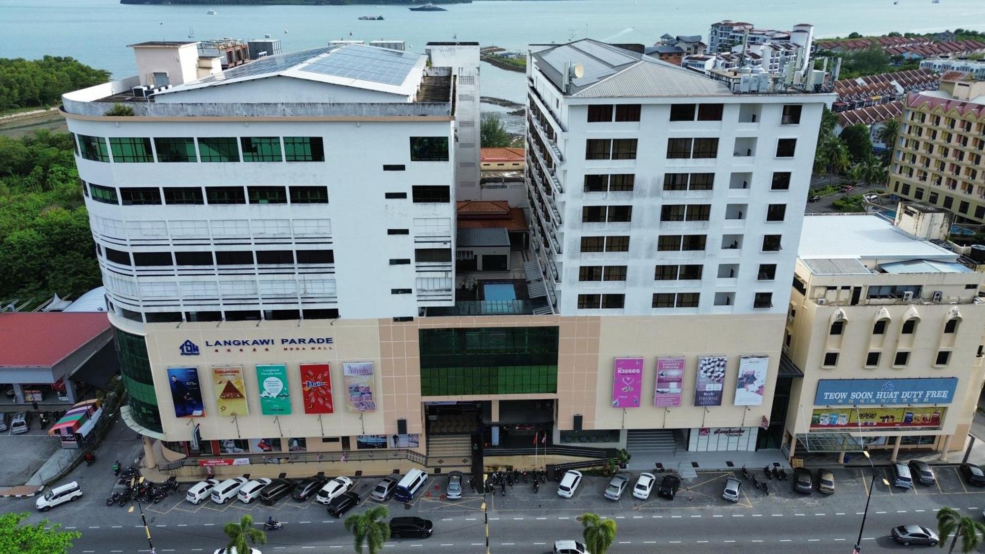 Langkasuka Express Hotel Kuah Exterior photo